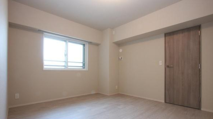 プレミスト京都松ケ崎の洋室