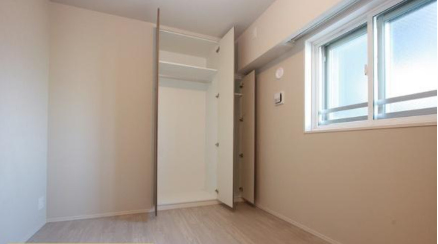 プレミスト京都松ケ崎の洋室