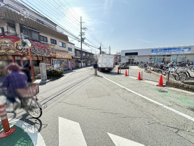 【前面道路含む現地写真】 | 尼崎市東園田町5丁目戸建 | 北西側前面道路