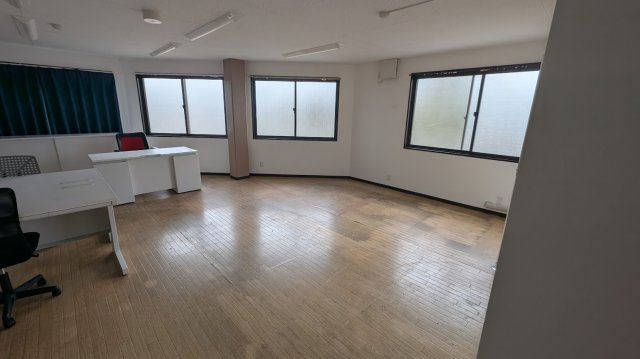 イーストビル中2階貸事務所の内装