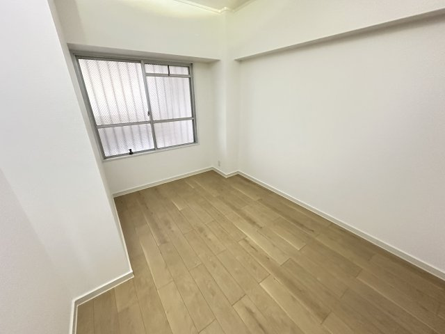 【洋室】 | 逆瀬川パークマンション | 洋室5.2帖