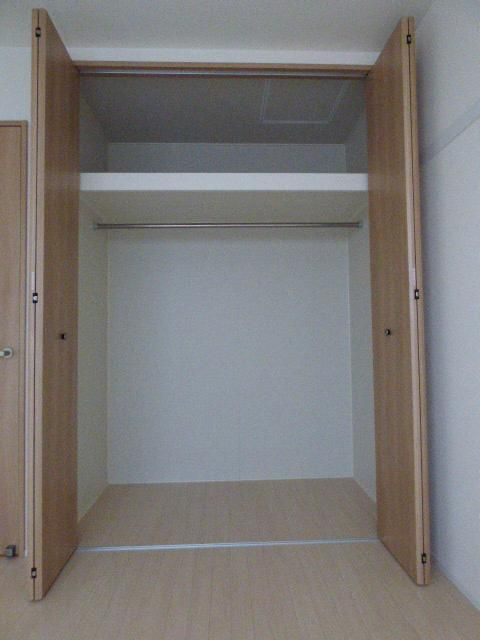 厚木市旭町３丁目のアパートの収納