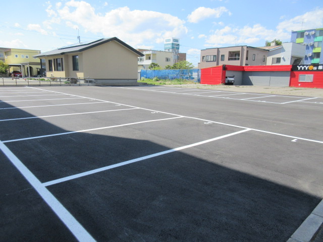 ピアチェーレ大通公園の駐車場