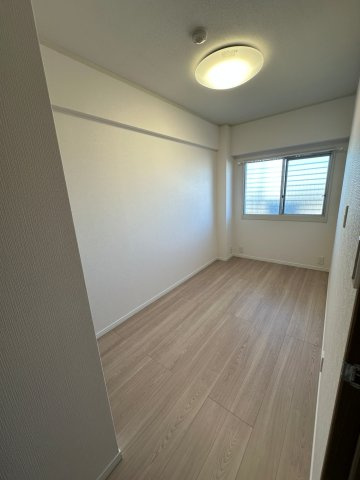 千葉ガーデンタウンB棟の洋室
