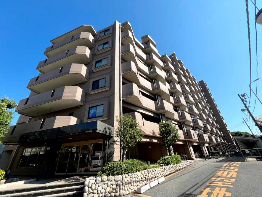 日神パレステージ海浜幕張の外観