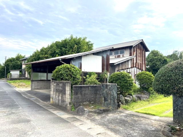 381坪の広大敷地・屋根付き倉庫付き土地　千葉県香取市竹之内の外観