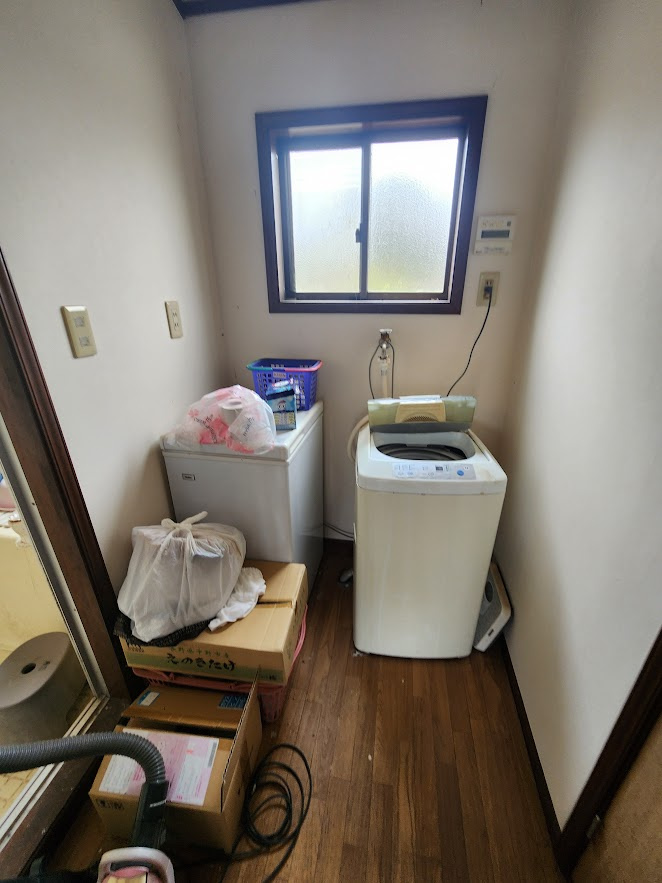 いすみ市岬町押日、木造平屋建の独立洗面台