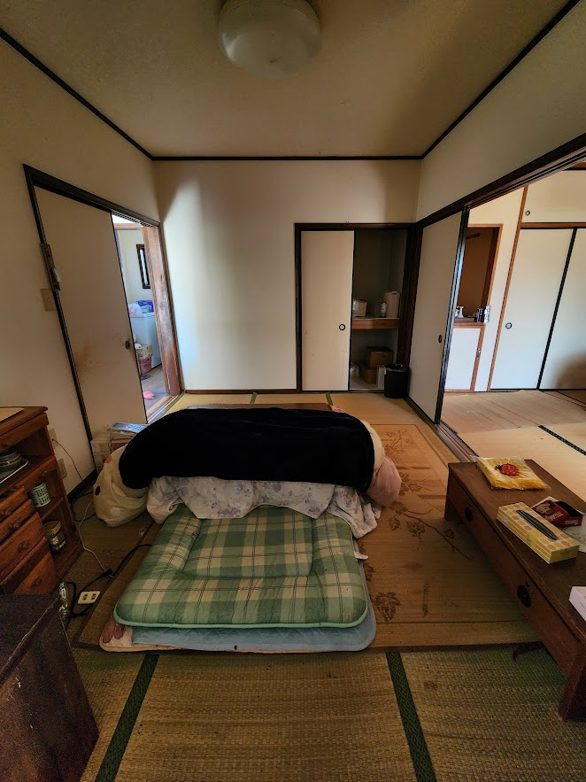 いすみ市岬町押日、木造平屋建の洋室