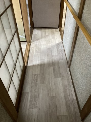 OC物件 千葉県佐倉市臼井田のその他|廊下部分も木目調のフロアタイルにリフォーム済み