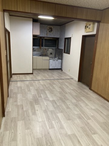 OC物件 千葉県佐倉市臼井田の居間・リビング|和の趣をモダンに住みこなす。開放感あふれるリノベ空間で、心地よい新生活を。