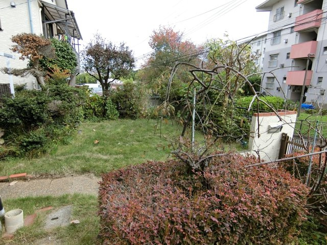 松戸市　小金原２丁目戸建ての庭