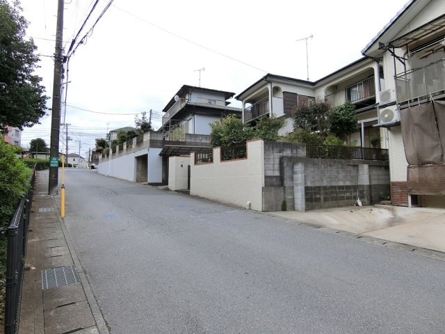 松戸市　小金原２丁目戸建ての前面道路含む現地写真