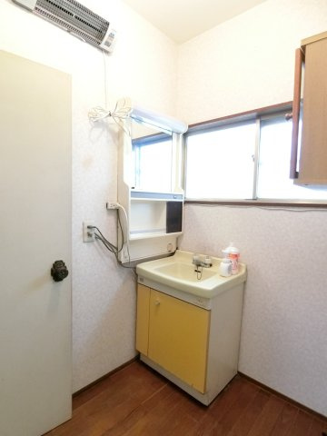 松戸市　小金原２丁目戸建ての独立洗面台