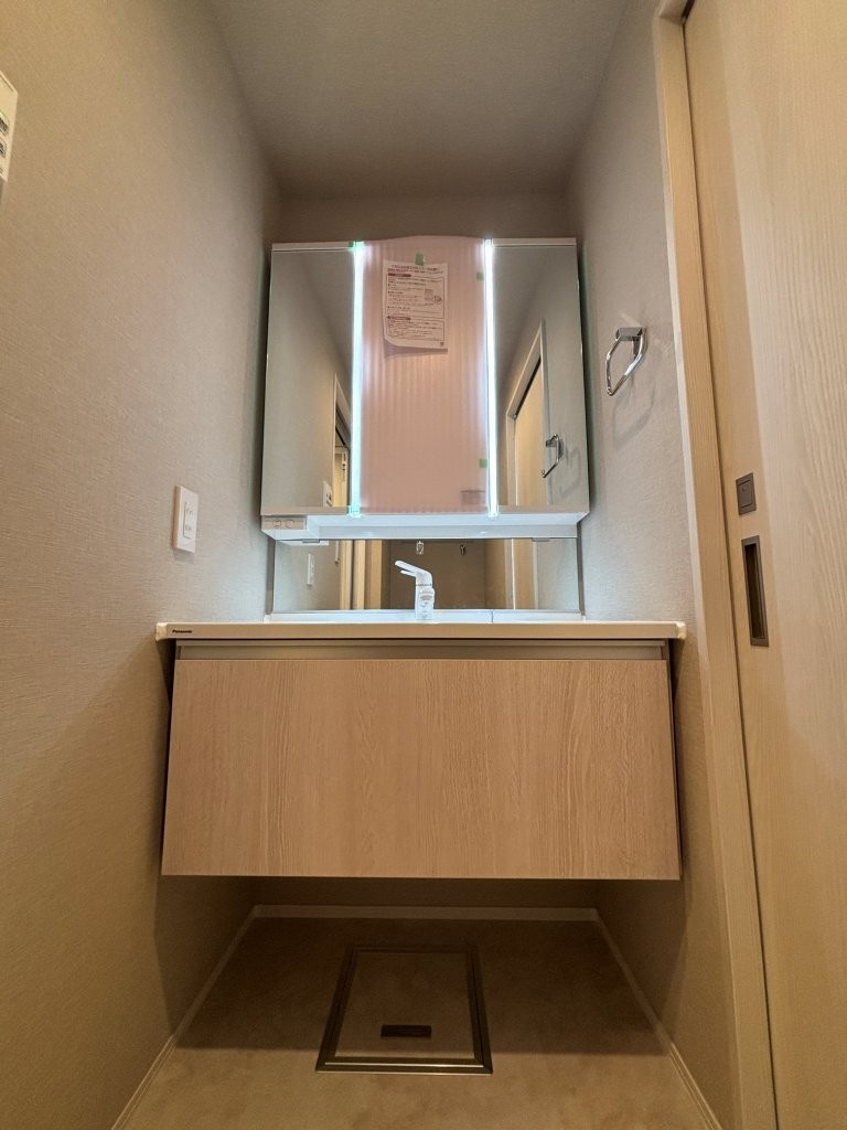 ベルメゾン幕張本郷の独立洗面台