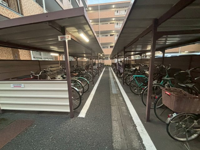 新ときわ台ローヤルコーポの駐輪場