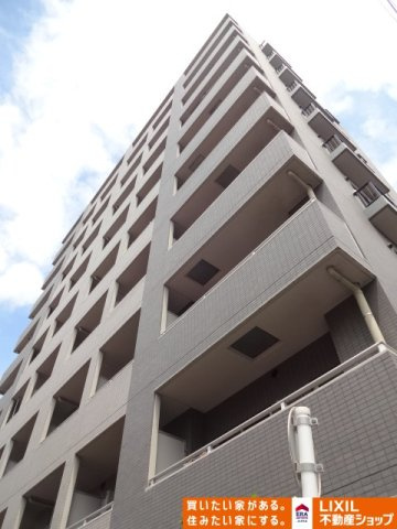 日神デュオステージ浅草今戸の外観|鉄筋コンクリート造地上10階建て
モノトーンが生み出す、新しい粋景観