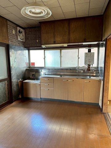 千葉県茂原市高師 中古戸建のキッチン|お料理しやすいキッチンです