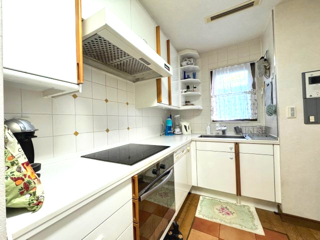 トリニティヴァローレ　３階　4LDKのキッチン