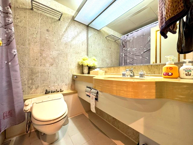 トリニティヴァローレ　３階　4LDKのトイレ