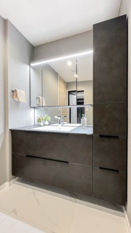 ワールドシティタワーズの独立洗面台