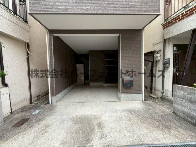出口3丁目戸建　賃貸の駐車場|駐車場があるので、車を買う予定の方も安心です