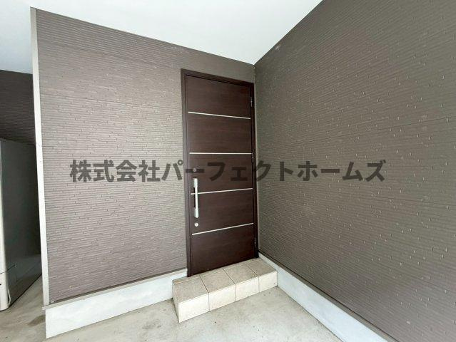 出口3丁目戸建　賃貸の玄関|収納もある玄関です