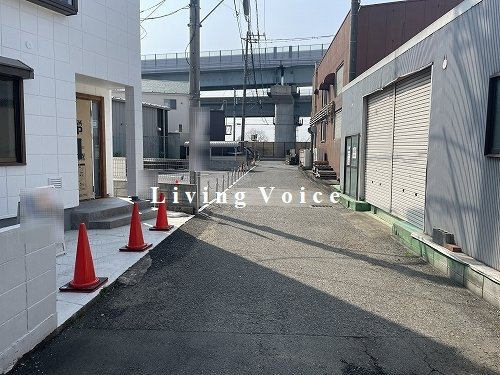 【仲介手数料０円】寒川町一之宮5丁目　中古一戸建ての前面道路含む現地写真|【仲介手数料０円】寒川町一之宮5丁目　中古一戸建て