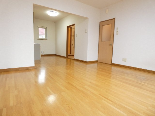 サニーハイツ（西23条）の居間・リビング