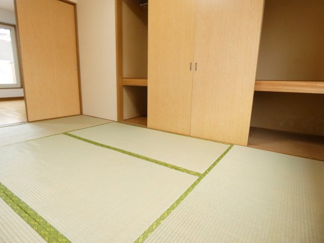 サニーハイツ（西23条）の和室