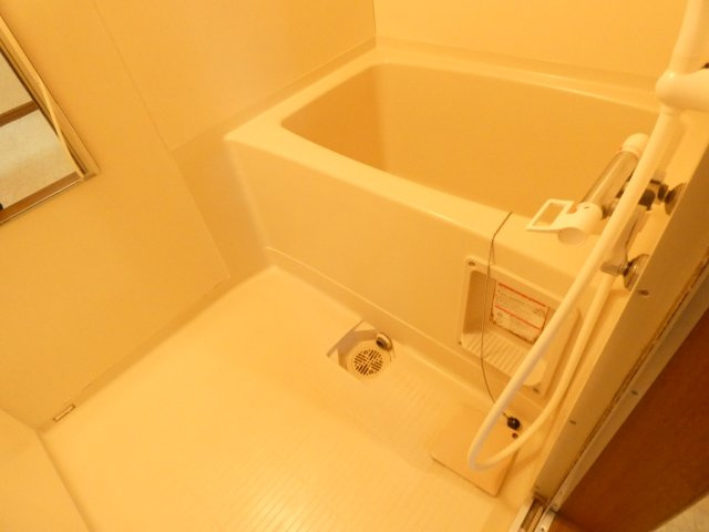 サニーハイツ（西23条）の浴室