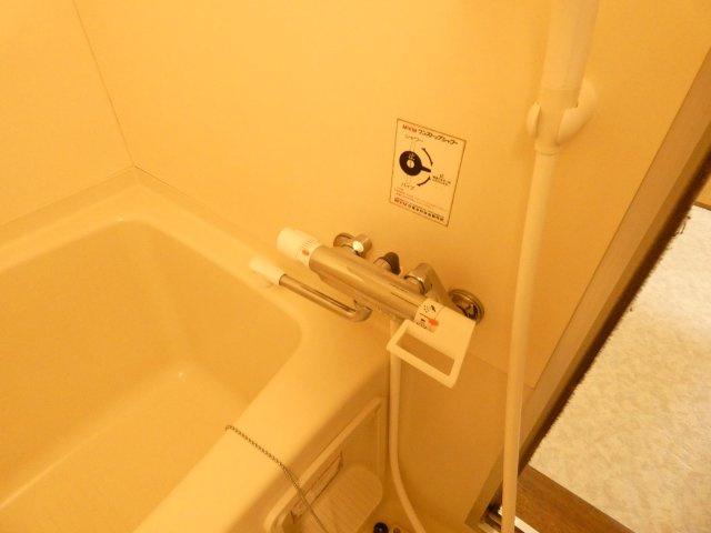 サニーハイツ（西23条）の浴室