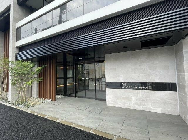 ＧＥＮＯＶＩＡ綾瀬Ⅱのエントランス
