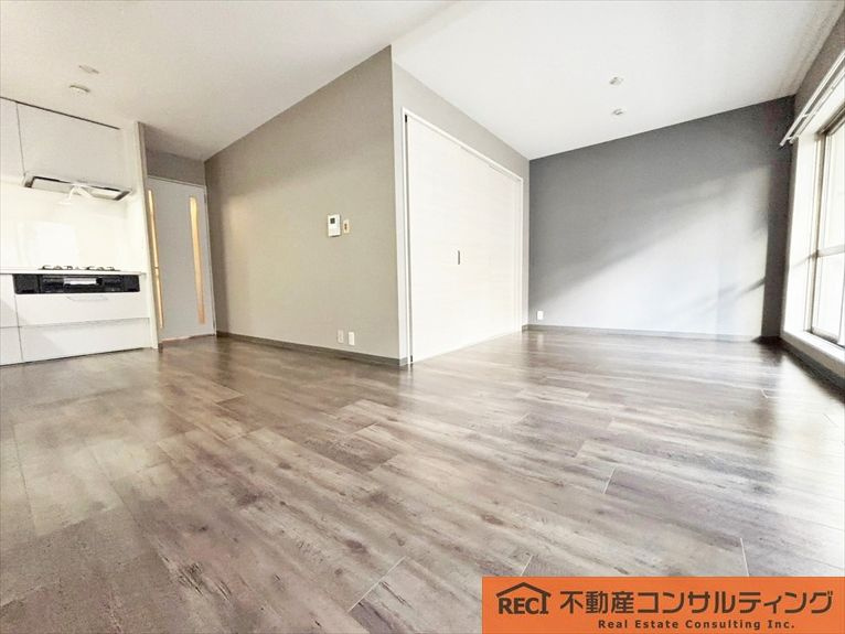 本山南パークマンションの居間・リビング|南向きバルコニー