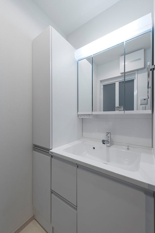 新品家具付きマンション高田2(KaGood東京)の洗面所
