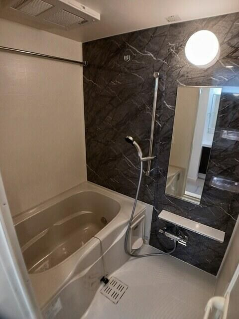 ピースフルⅢの浴室