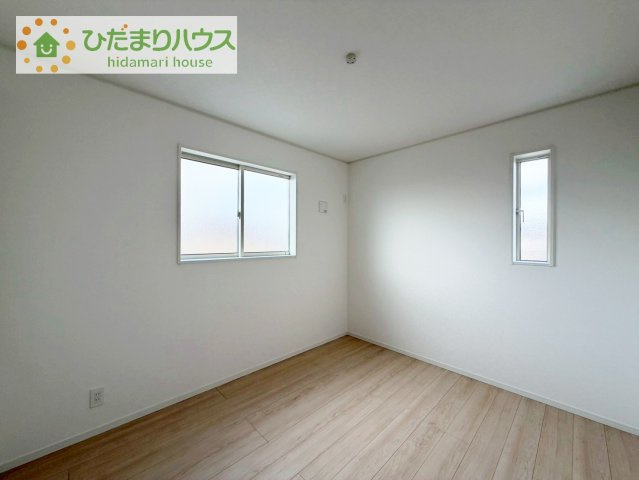 【洋室】 | 龍ケ崎市川余郷第1　新築戸建 | 机にベットを置けば子供部屋の完成です！