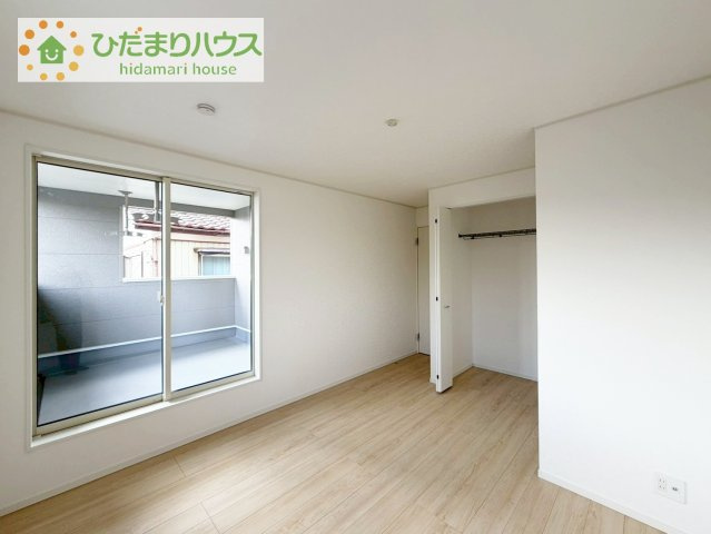 【洋室】 | 龍ケ崎市川余郷第1　新築戸建 | バルコニーに面していて、たっぷり光りの入る明るい子供部屋です！