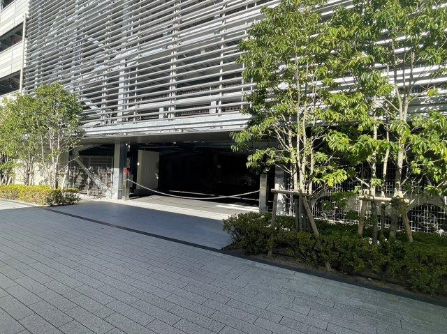 パークナードレーベン茨木さわらぎの駐車場