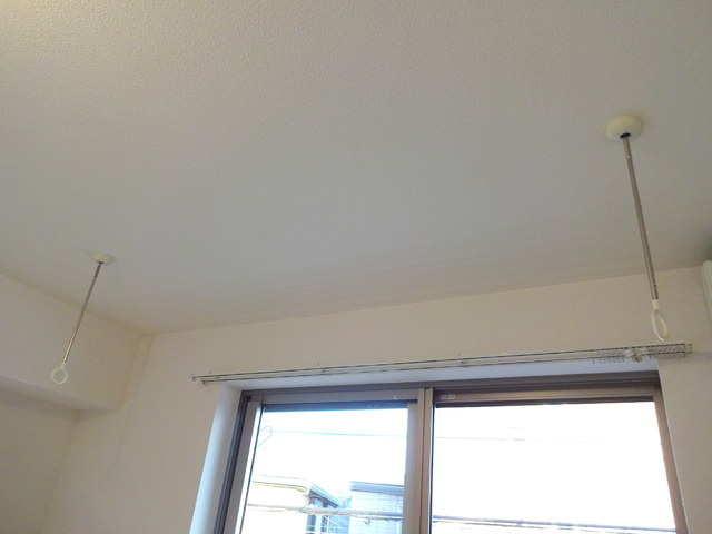 カーサビアンカの設備|★雨に日も安心の室内物干しフック★