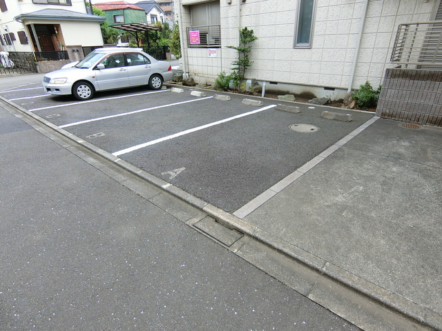 カーサビアンカの駐車場|★敷地内駐車場★