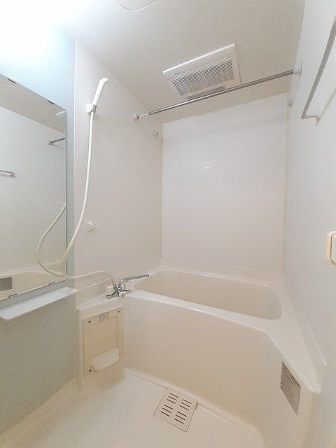 バイオレットの浴室