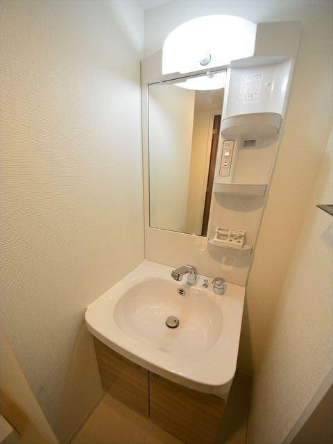 エスリード新栄テセラの独立洗面台