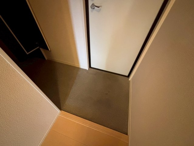 クレスト玉手の玄関