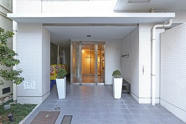 ミュプレ矢場町のロビー
