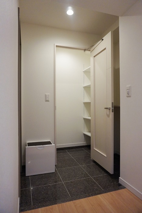 ＲＥＳＩＤＥＮＣＥ丸の内七間町の玄関