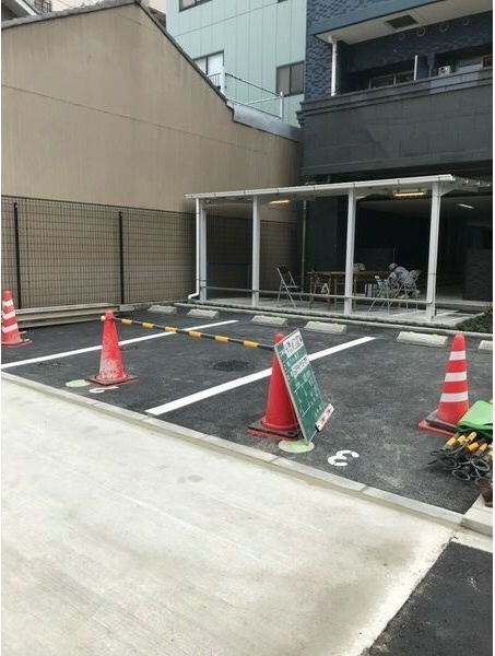 メイクスデザイン鶴舞の駐車場