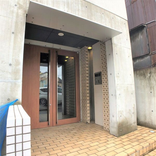 CREA児玉のエントランス