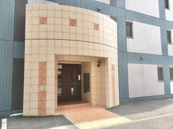 プライムコート栄生のロビー