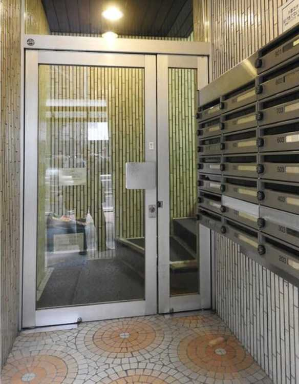 青葉台タワー　オートロック　バストイレあり　学生さんオススメのエントランス