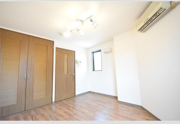 ドエル堀江南の居間・リビング